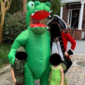 Family Peter Pan Halloween coustumes